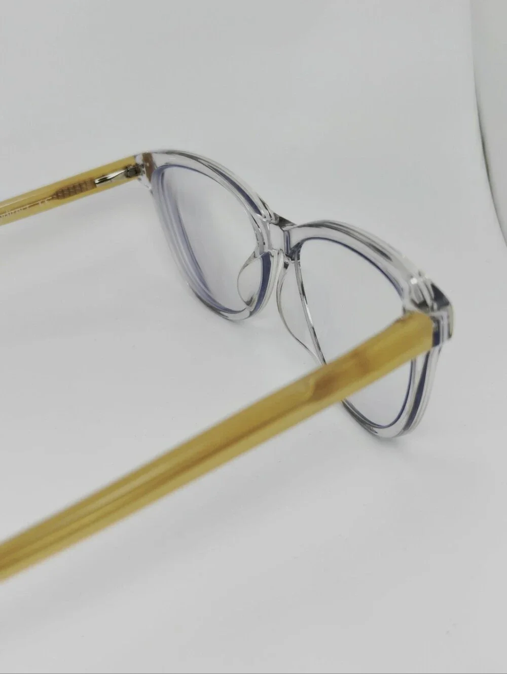 Sing. Clear Cat-Eye Reading Glasses with Vanilla Temples. Minimalist.